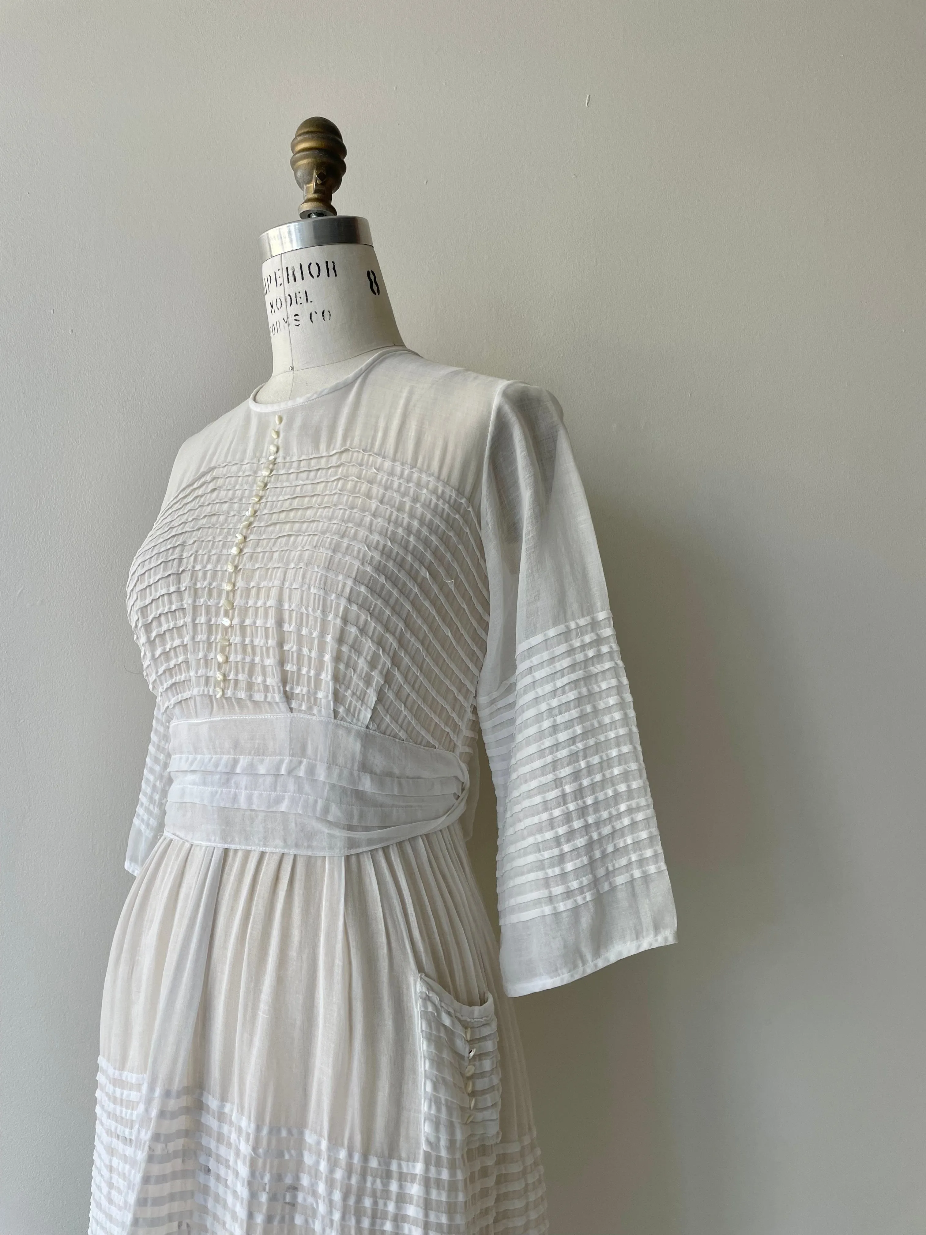 1920s Dress | Unconstrained Poetry-inspired Fashion