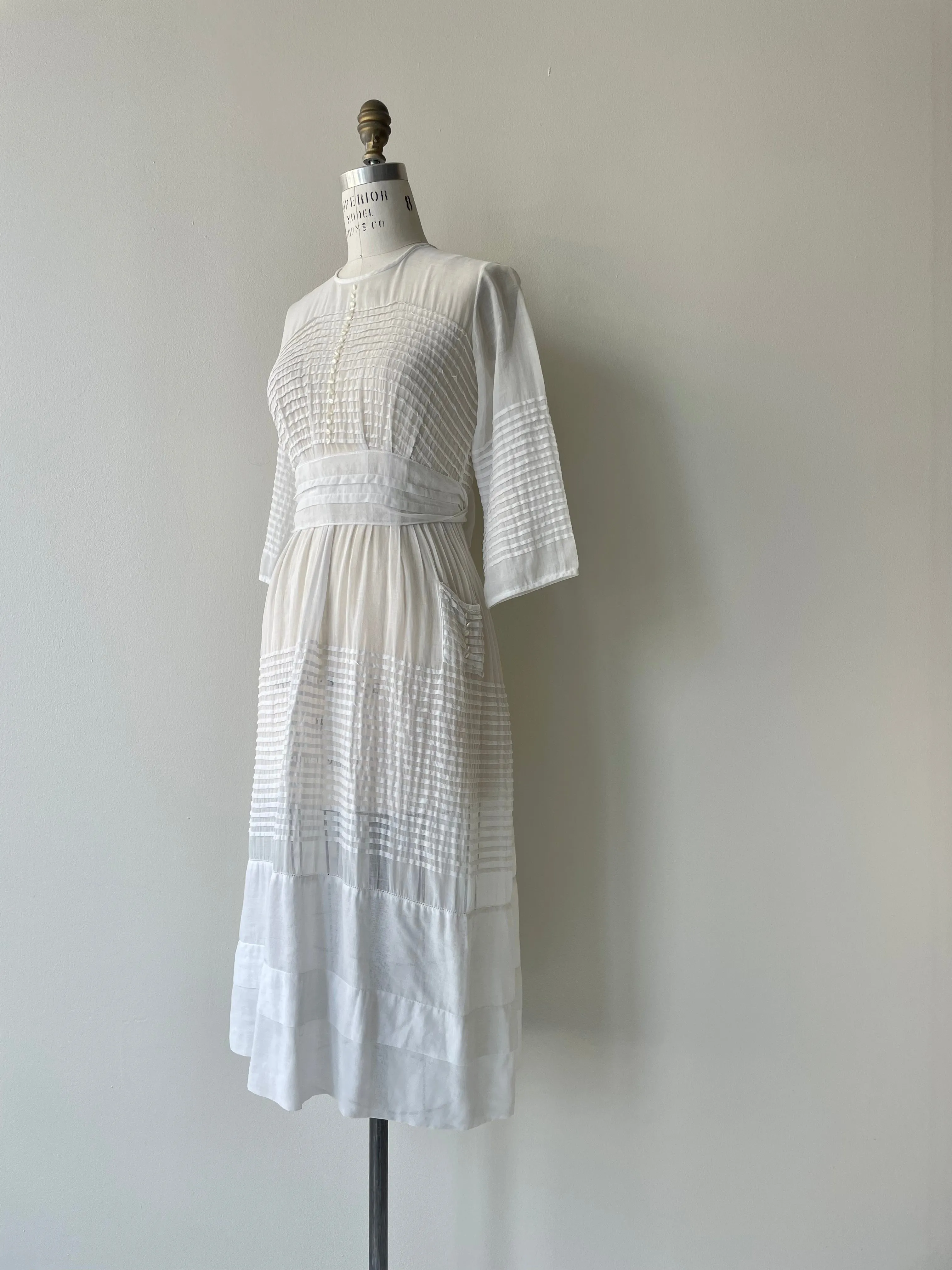 1920s Dress | Unconstrained Poetry-inspired Fashion