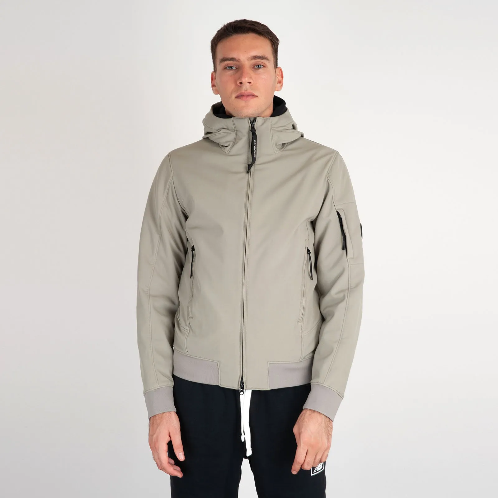 C.P. Company Giubbotto Shell-R Hooded in Nylon Riciclato Ghiaccio