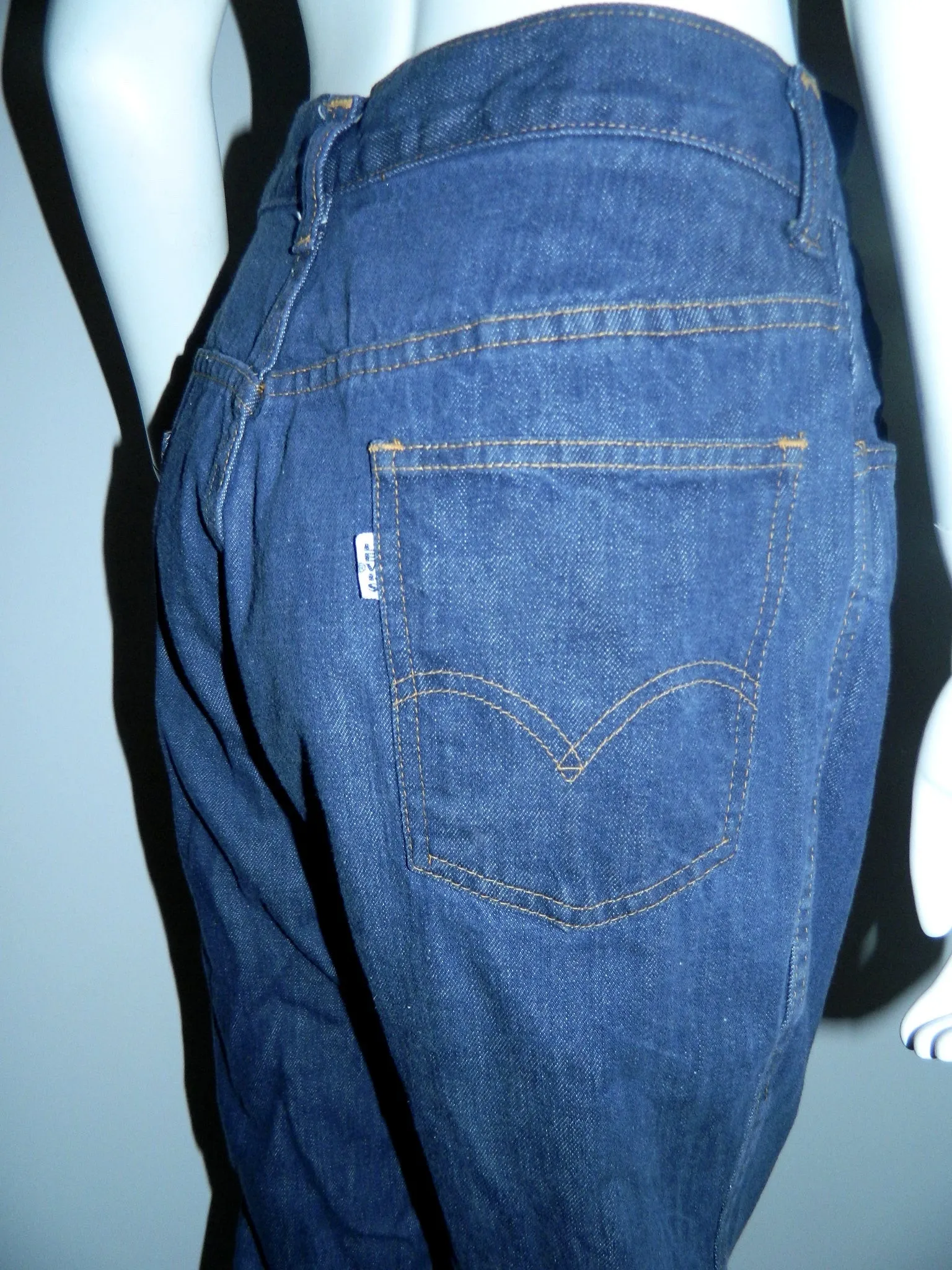 vintage 1970s jeans LEVIS Big E bell bottoms dark denim Talon 42 zip/ 29 inch waist